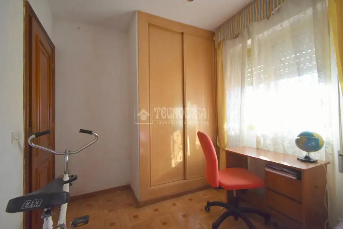 Habitación de Piso en venta en Madrid con Calefacción, Parquet y Terraza