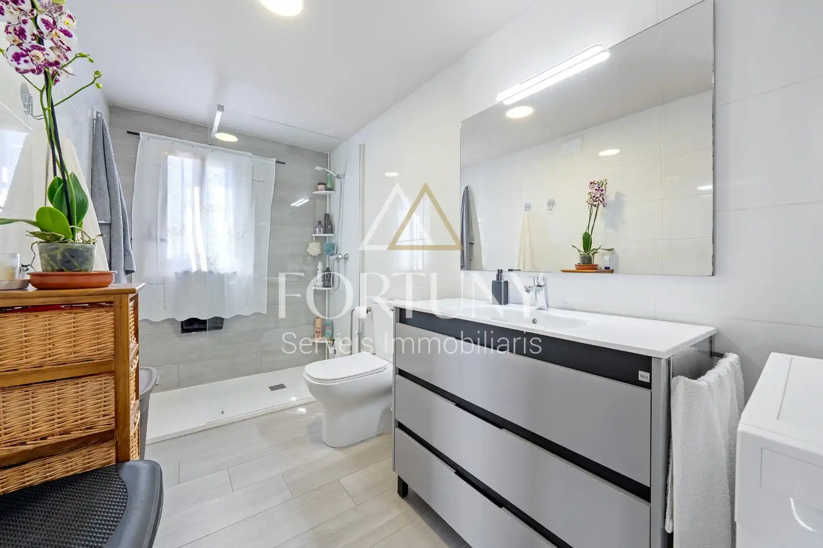 Bany de Casa o xalet en venda en Alcover amb Aire condicionat, Jardí privat i Terrassa