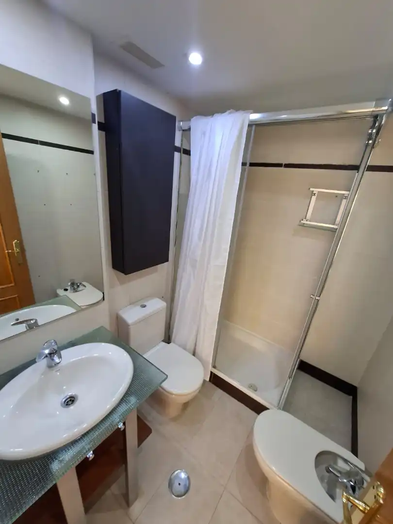 Badezimmer von Wohnung zur Miete in Villaviciosa de Odón mit Klimaanlage, Heizung und Parkett