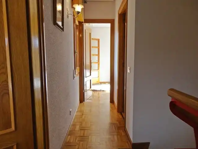 Casa adosada en venta en Hontoria del Pinar con Calefacción, Terraza y Trastero