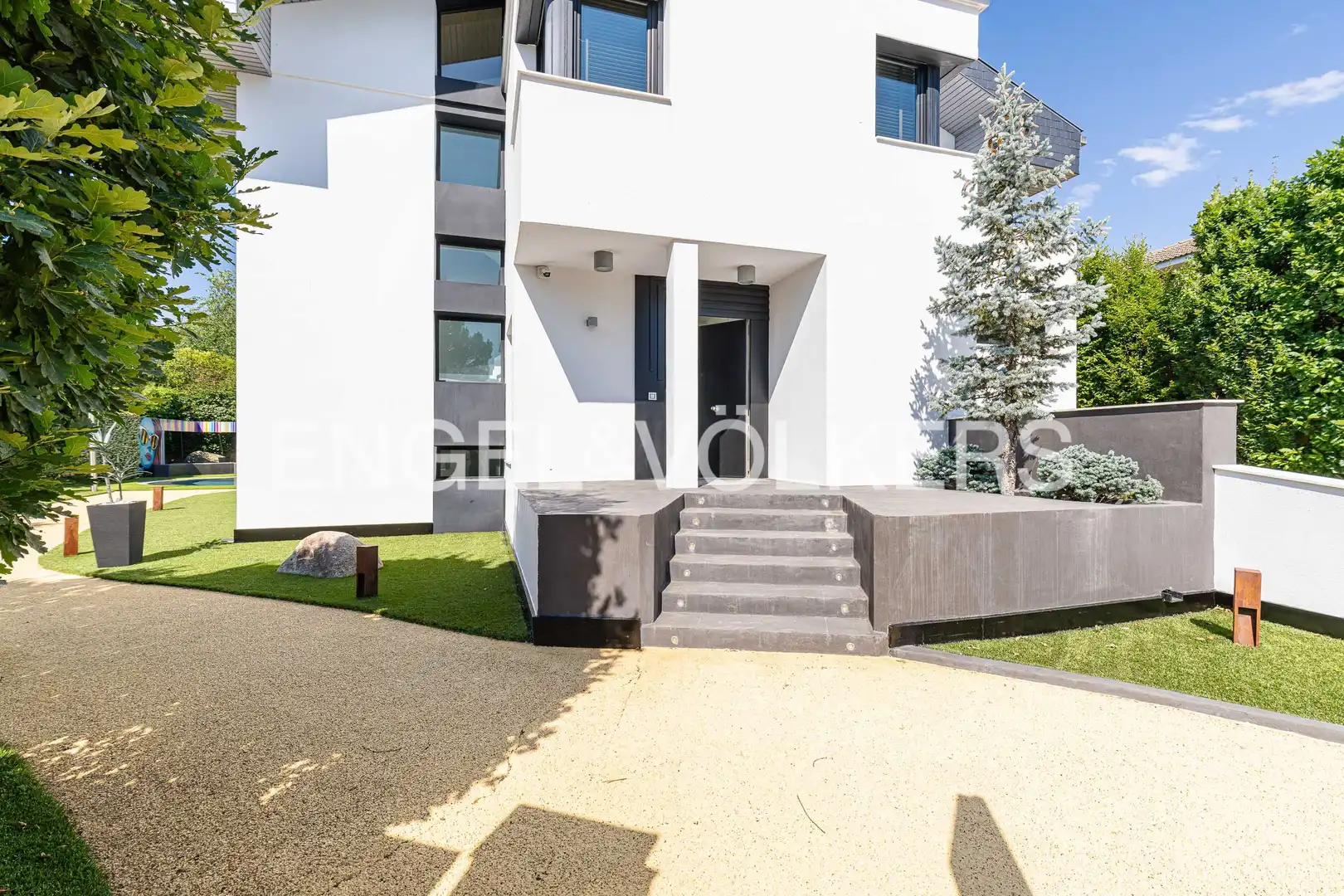 Vista exterior de Casa o chalet en venta en Guadarrama con Aire acondicionado, Calefacción y Jardín privado
