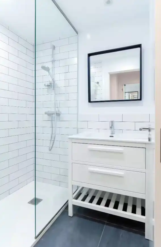 Bany de Apartament de lloguer en A Coruña Capital  amb Aire condicionat, Calefacció i Parquet