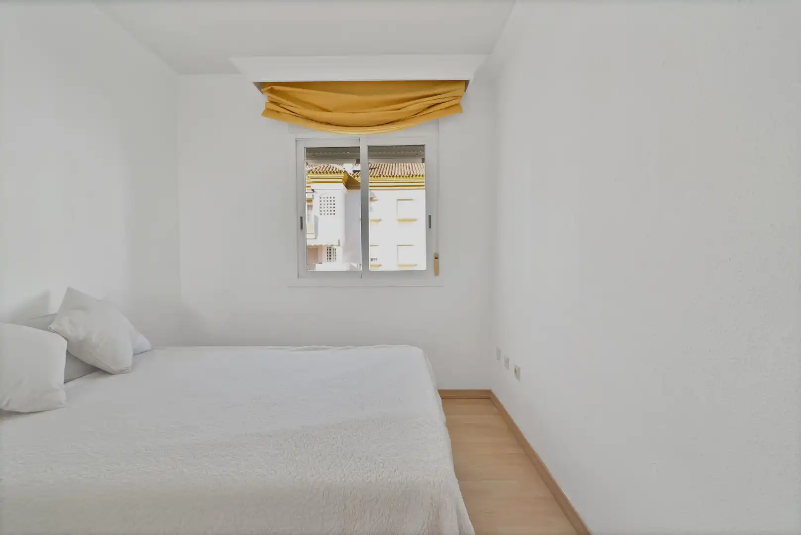 Habitación de Apartamento en venta en Marbella con Aire acondicionado, Calefacción y Jardín privado