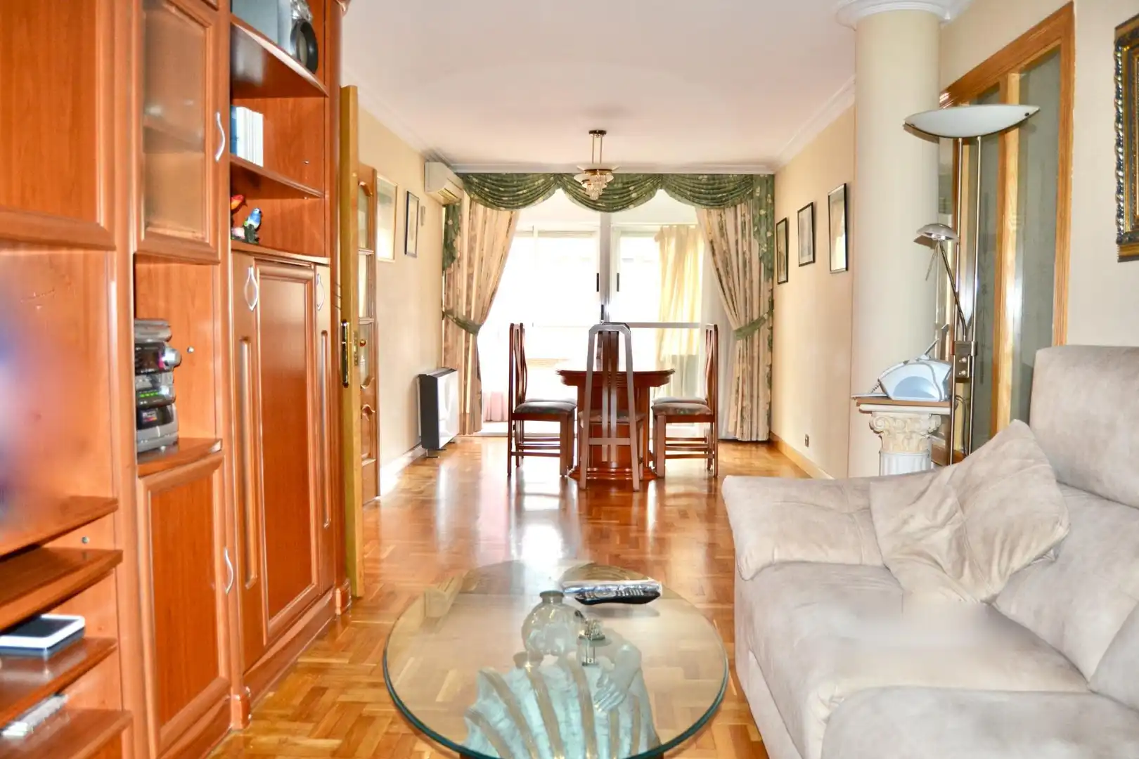 Sala de estar de Piso en venta en  Pamplona / Iruña con Aire acondicionado, Calefacción y Parquet