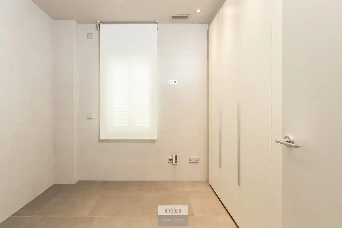 Schlafzimmer von Dachboden zum Verkauf in Barcelona mit Klimaanlage, Heizung und Terrasse