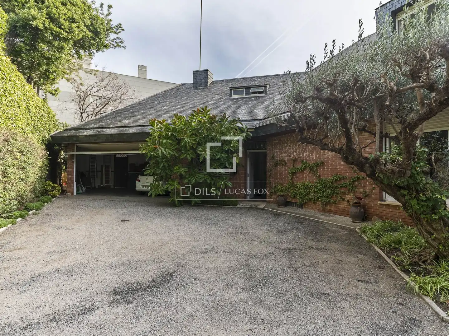 Vista exterior de Casa o chalet en venta en Barcelona con Calefacción, Jardín privado y Trastero