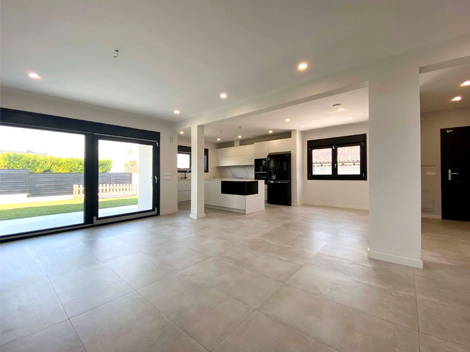 Cuina de Casa o xalet en venda en Vitoria - Gasteiz amb Calefacció, Jardí privat i Terrassa