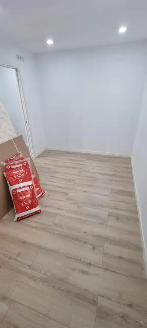 Planta baja de alquiler en Barcelona con Horno, Microondas y Se aceptan mascotas