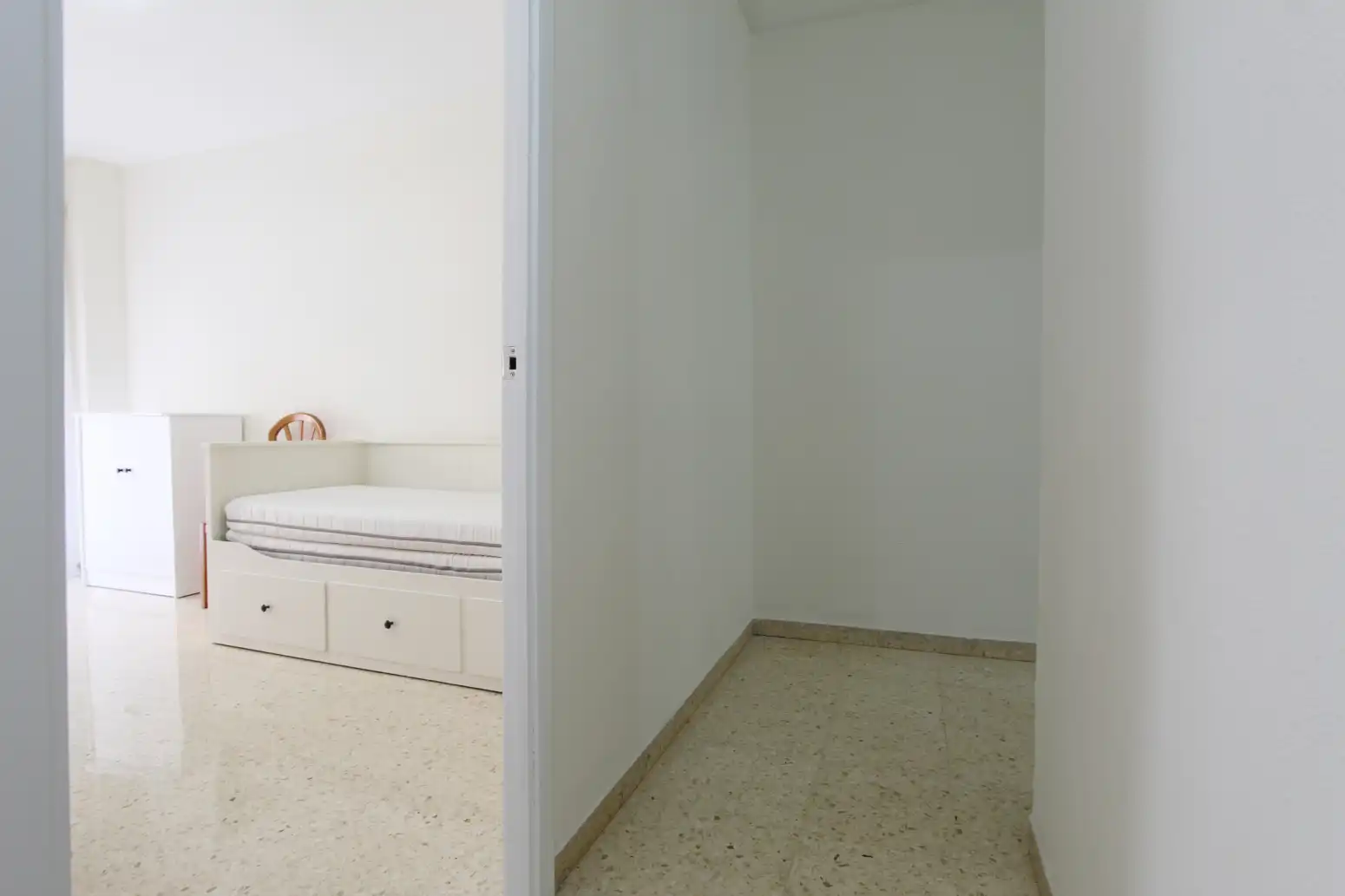 Habitación de Piso de alquiler en Alaquàs con Aire acondicionado, Calefacción y Amueblado