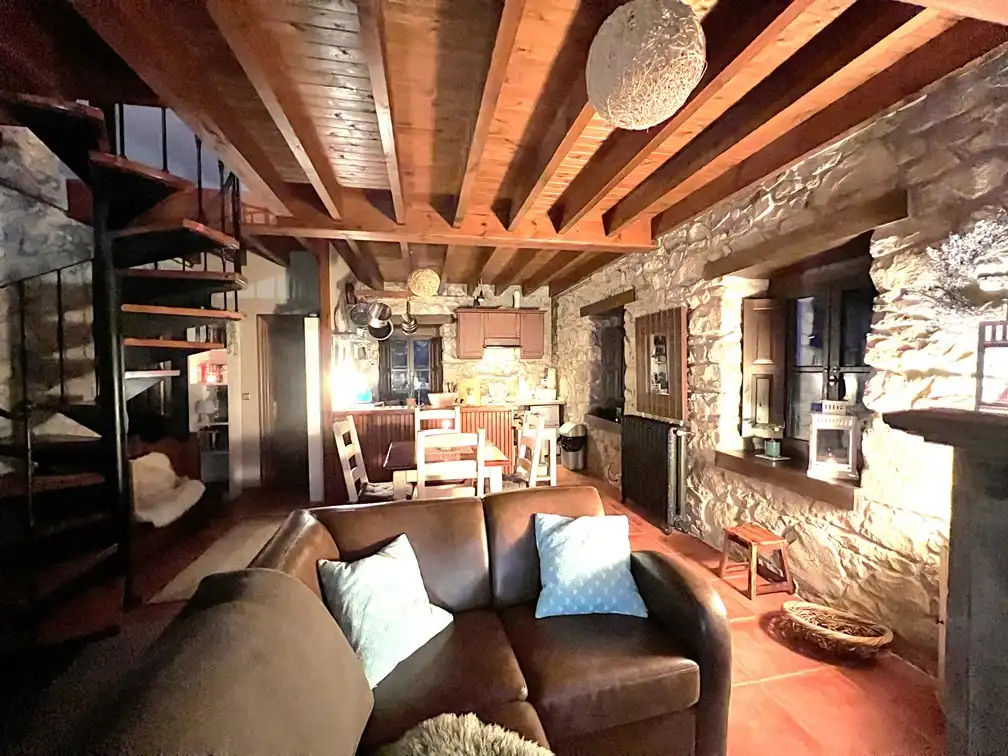 Sala de estar de Casa o chalet en venta en Piloña con Calefacción y Amueblado