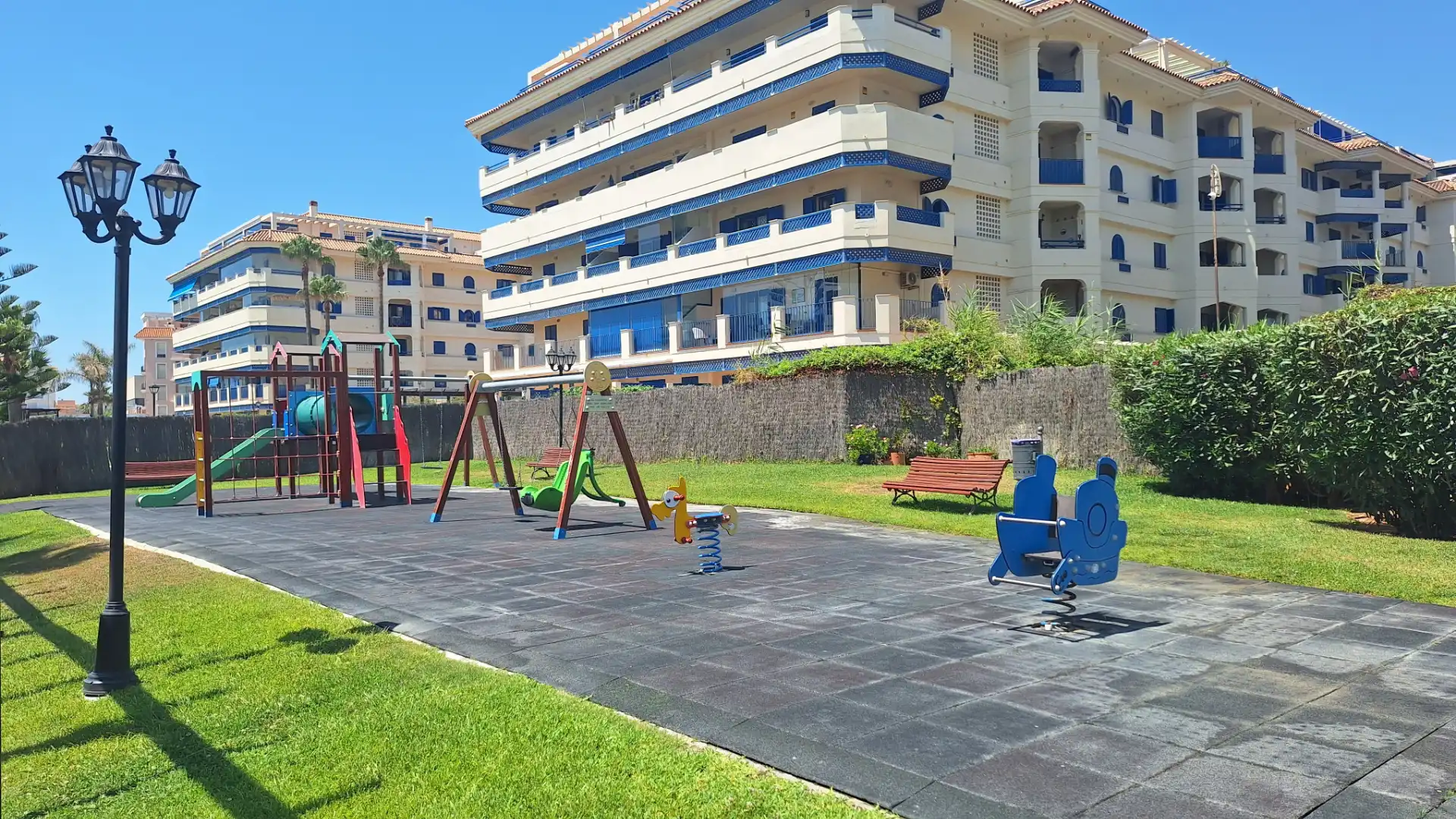 Parking de Ático en venta en Manilva con Terraza, Amueblado y Horno