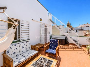 Attique avec balcon à vendre à Centre