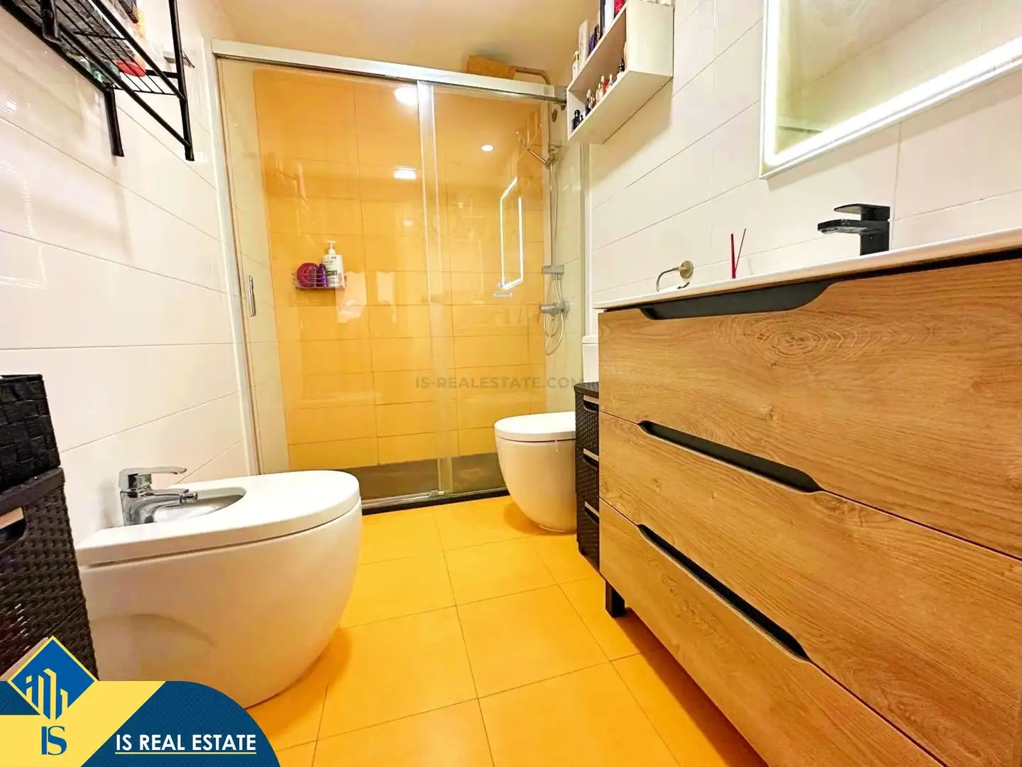Bany de Casa o xalet en venda en Alicante / Alacant amb Terrassa, Piscina i Moblat