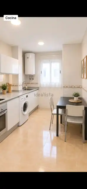 Küche von Wohnung zur Miete in Fuengirola mit Klimaanlage, Terrasse und Abstellraum