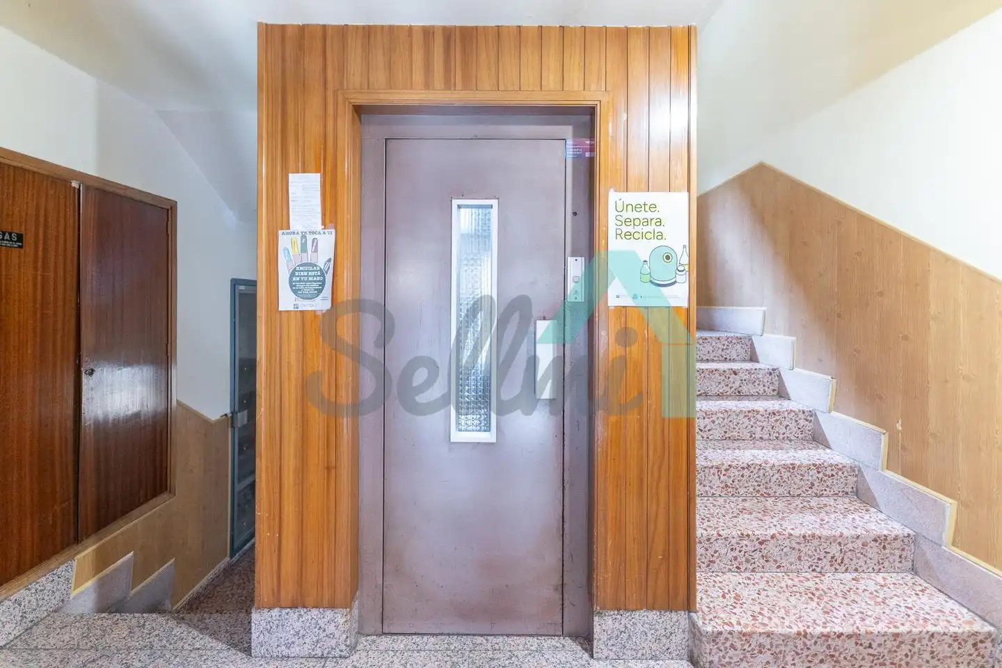 Pis en venda en Oviedo  amb Calefacció, Parquet i Terrassa