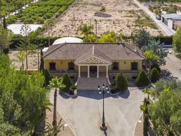 Villa con piscina in vendita a Montepinar - La Aparecida - Raiguero