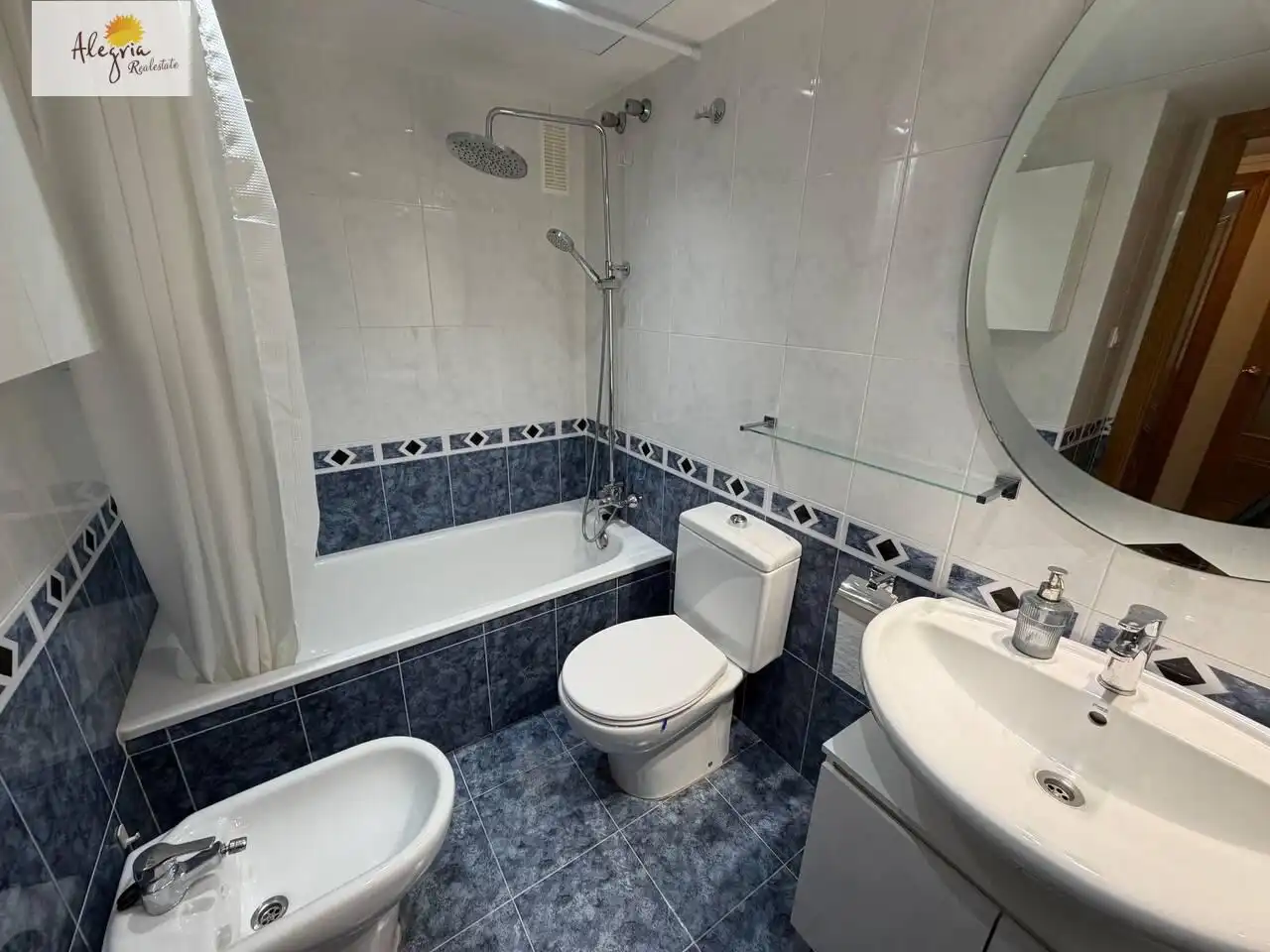 Bany de Apartament de lloguer en Valencia amb Aire condicionat, Calefacció i Jardí privat