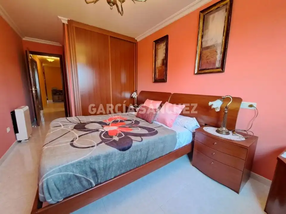 Schlafzimmer von Wohnungen zum Verkauf in Boiro mit Möbliert