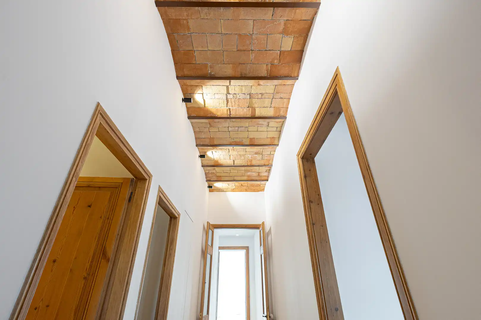 Wohnung zum Verkauf in Barcelona mit Klimaanlage, Heizung und Balkon