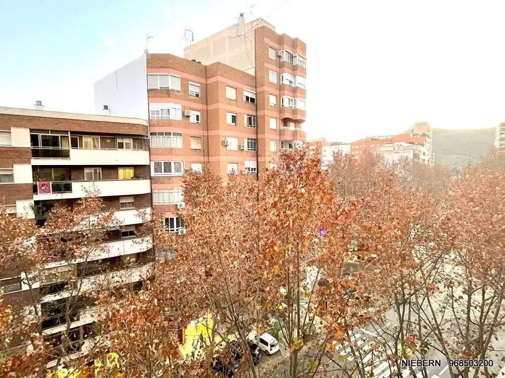 Vista exterior de Piso de alquiler en Cartagena con Parquet, Amueblado y Horno