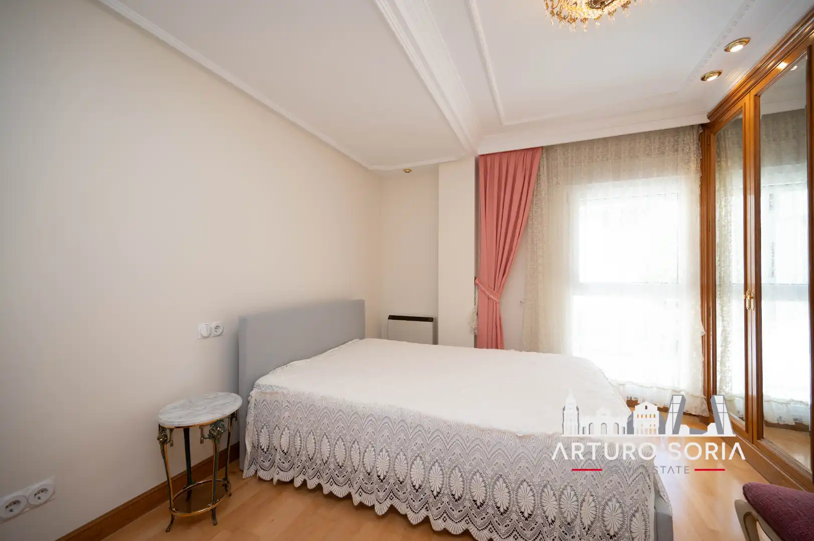 Schlafzimmer von Wohnung zur Miete in Madrid mit Klimaanlage, Heizung und Terrasse