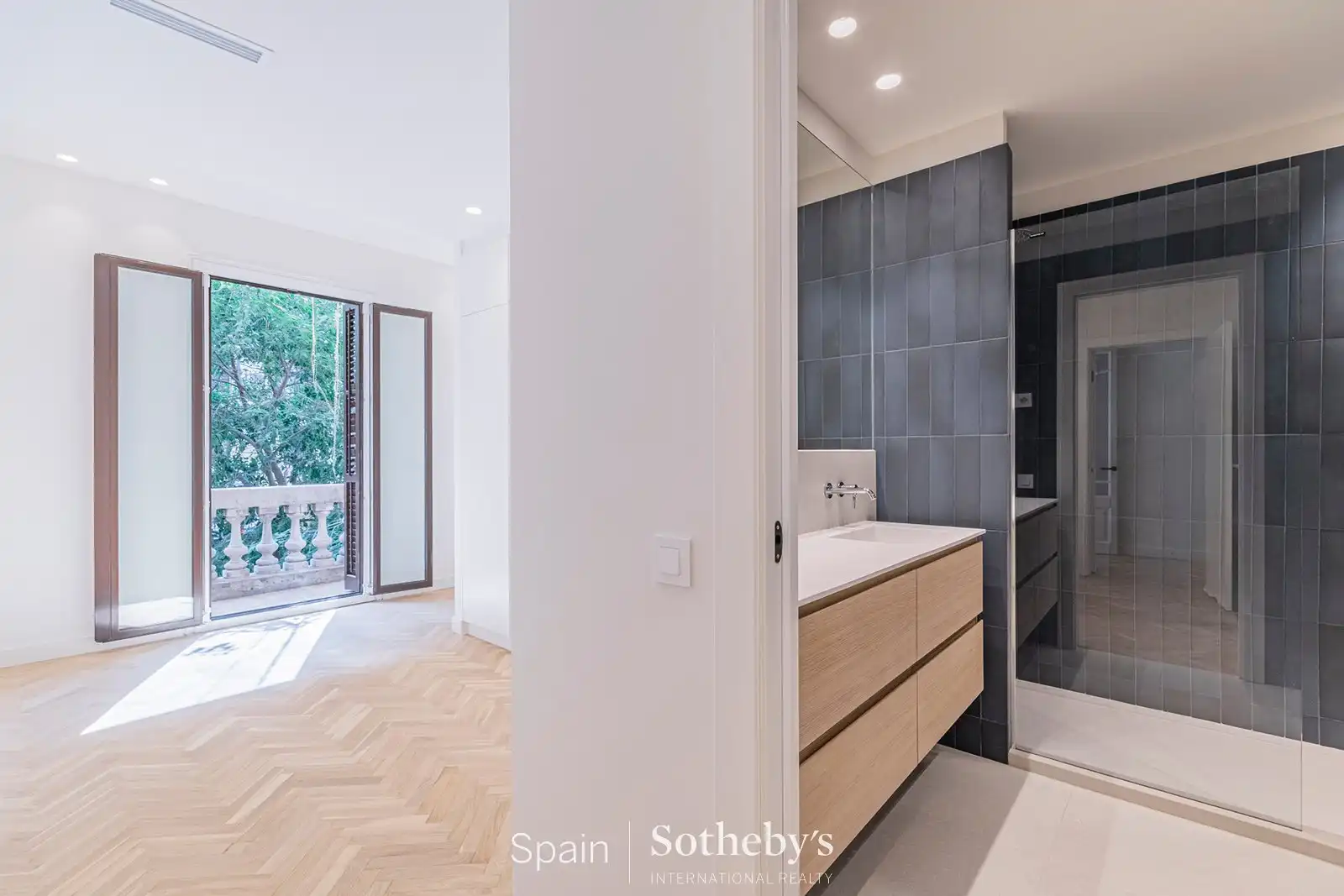 Bany de Apartament en venda en Eixample