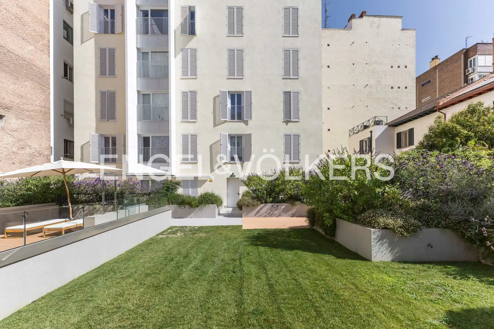 Terrassa de Dúplex en venda en Madrid amb Aire condicionat, Calefacció i Jardí privat