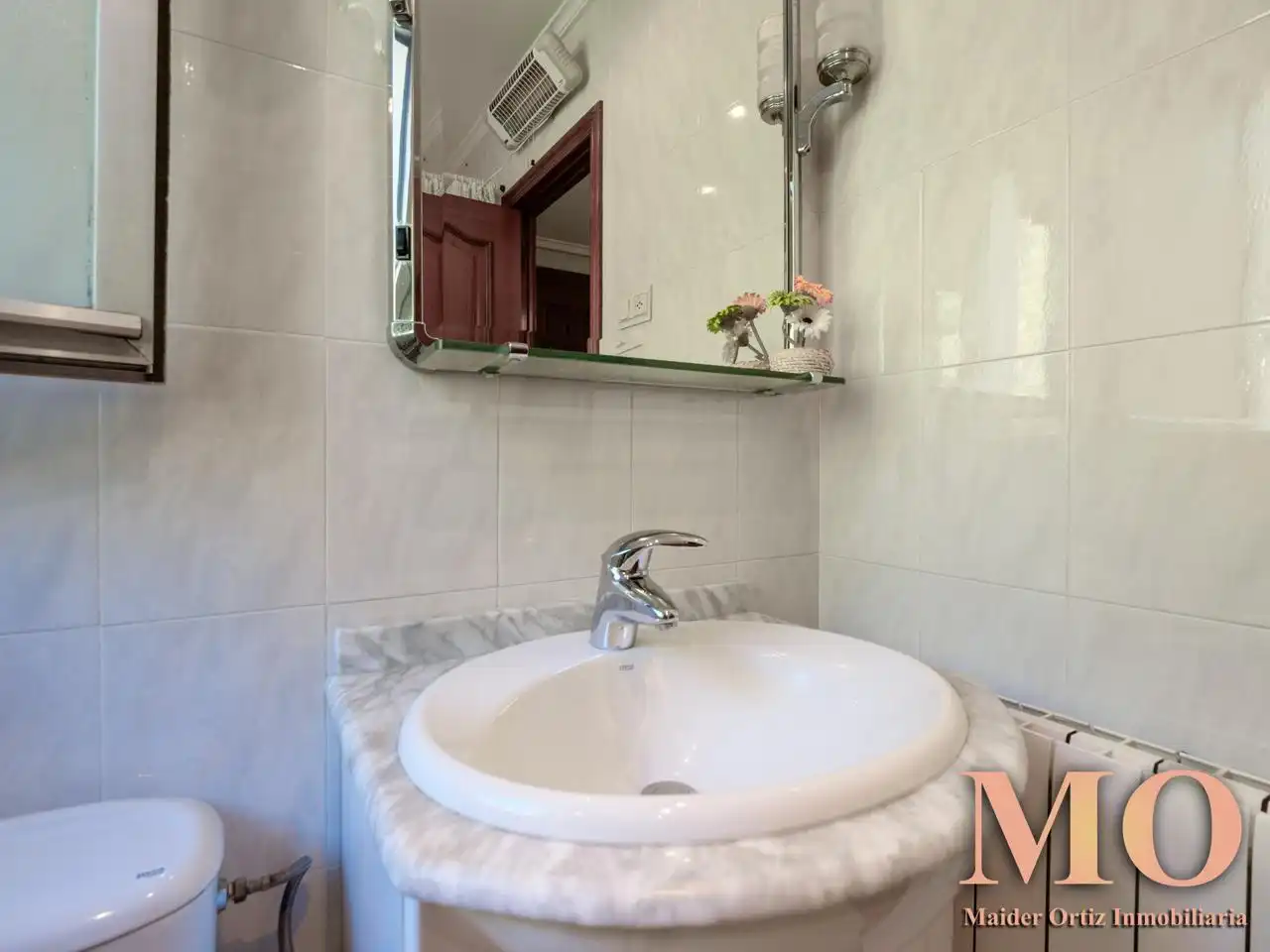 Baño de Ático en venta en Bergara con Calefacción, Terraza y Trastero