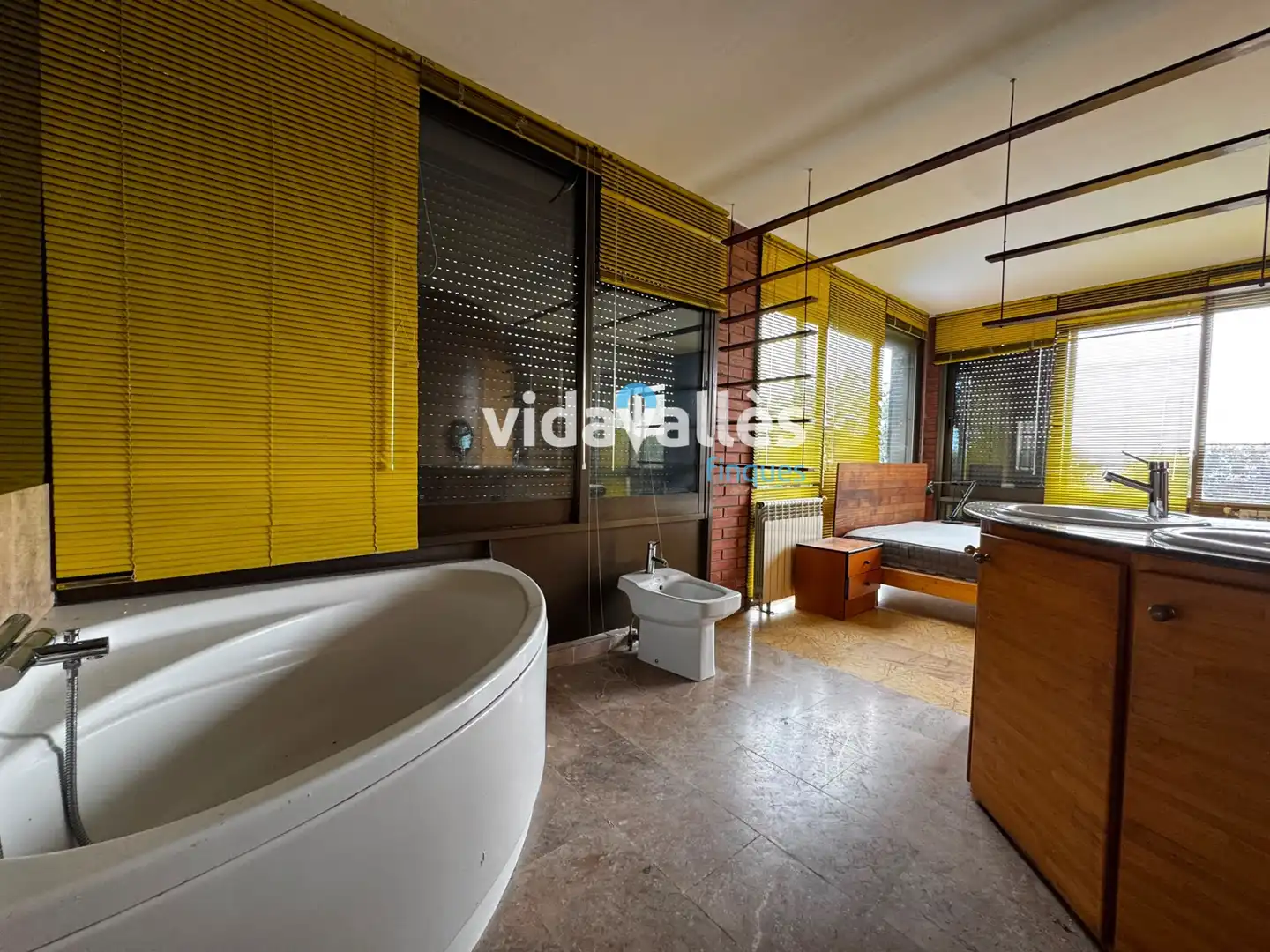 Badezimmer von Wohnung zur Miete in La Roca del Vallès mit Heizung, Privatgarten und Parkett