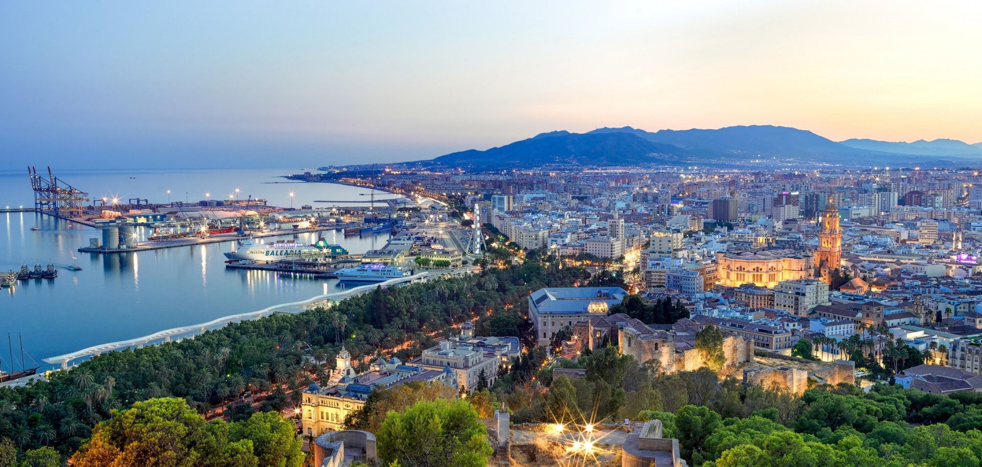 Vista exterior de Casa o xalet en venda en Málaga Capital amb Aire condicionat, Jardí privat i Traster