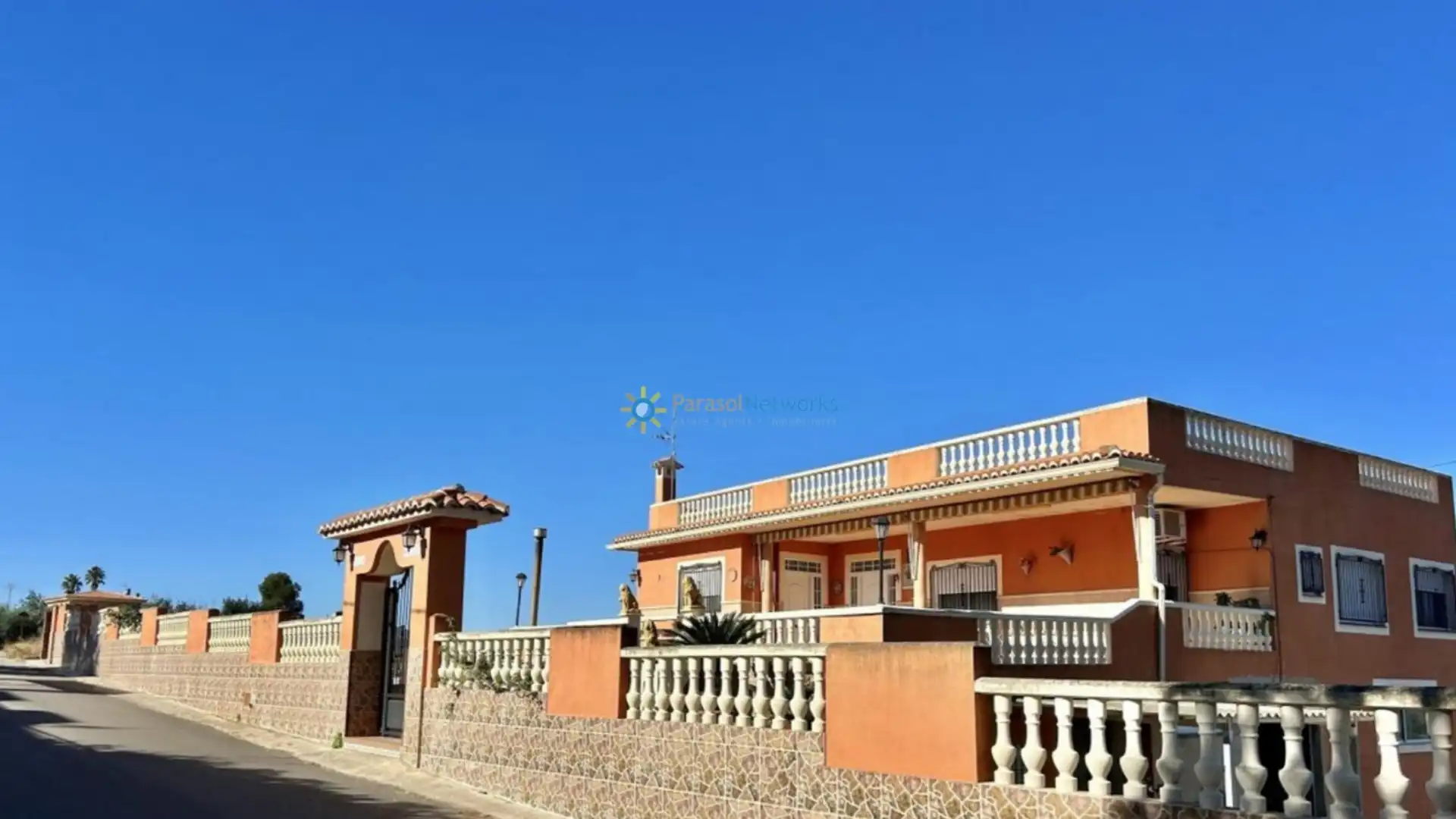 Vista exterior de Casa o xalet en venda en Benigànim amb Aire condicionat, Calefacció i Jardí privat