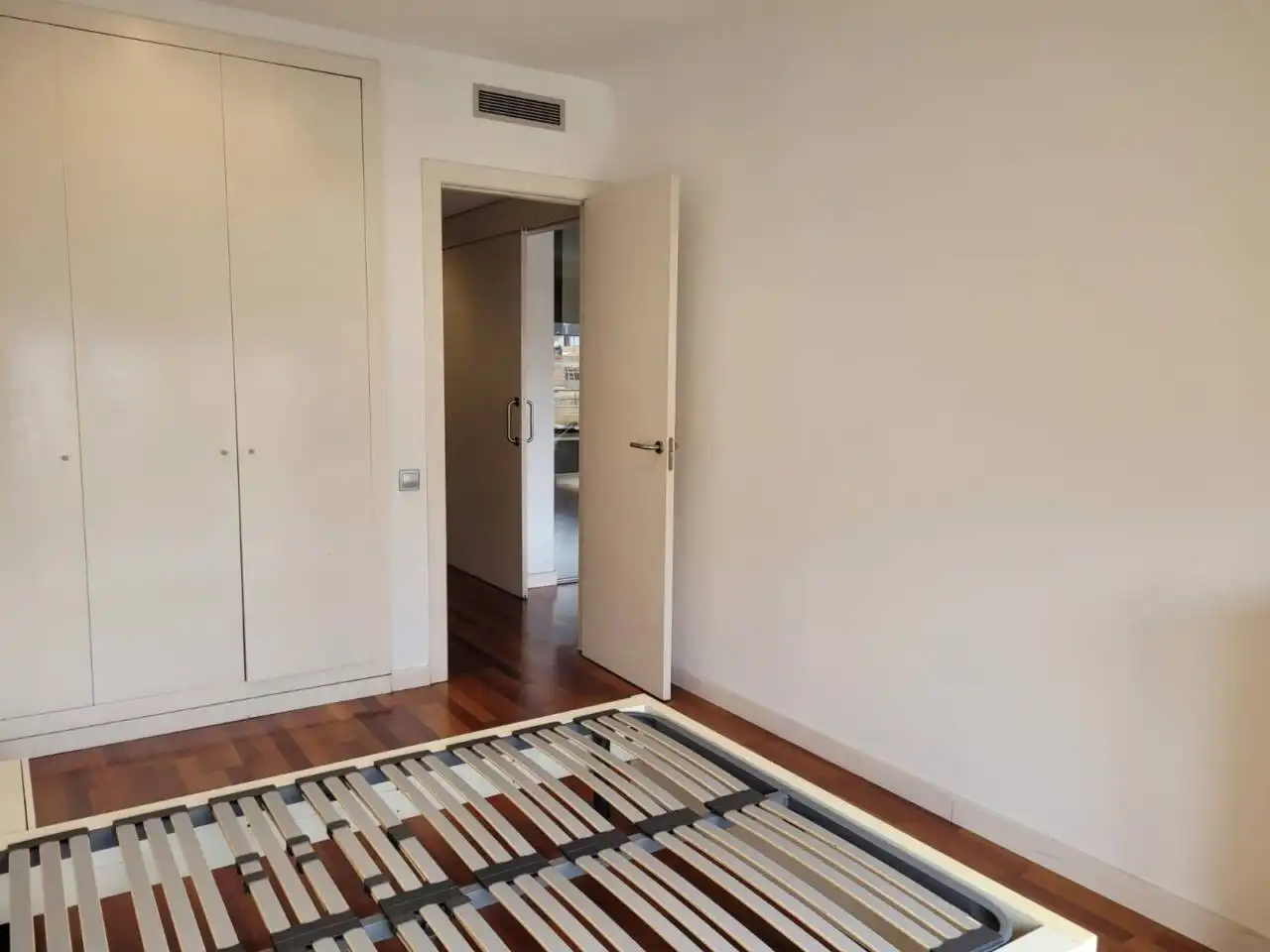 Habitación de Piso en venta en Sabadell con Aire acondicionado, Calefacción y Parquet