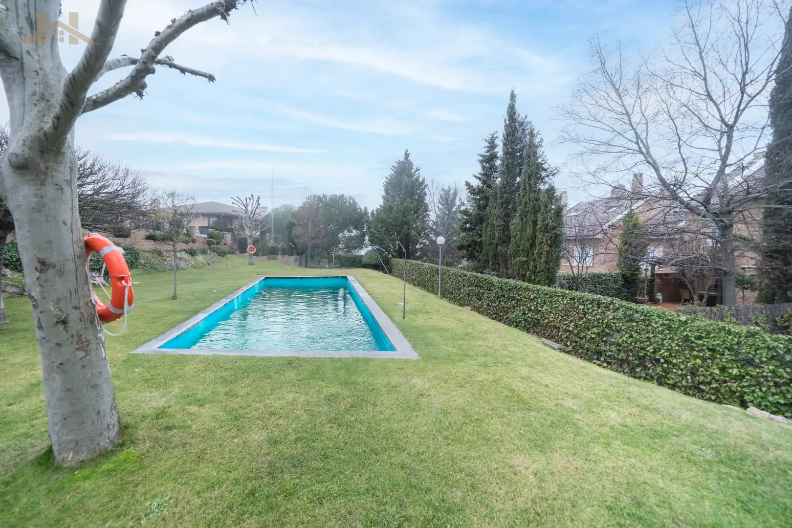 Piscina de Casa adosada en venda en Torrelodones amb Aire condicionat, Calefacció i Jardí privat