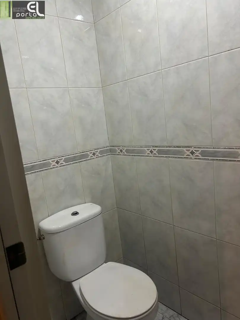 Baño de Nave industrial de alquiler en Tafalla