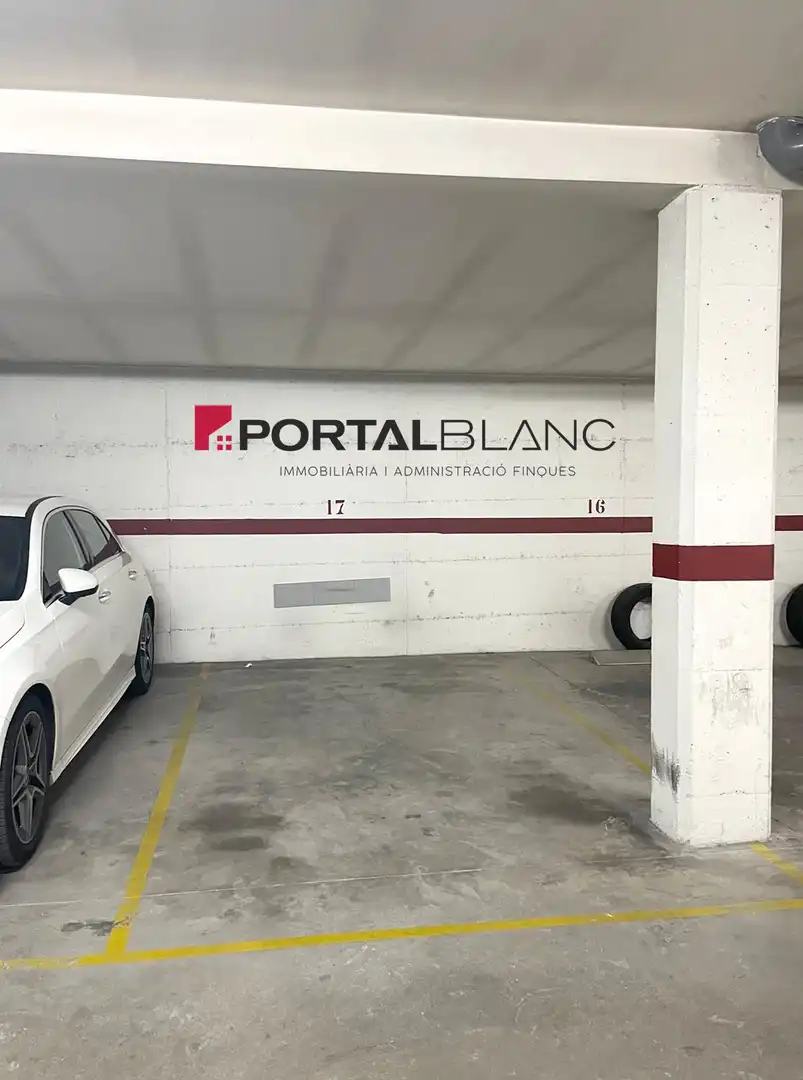 Individual en venta en Carrer Aragó 36