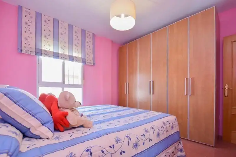 Dormitori de Casa o xalet en venda en Alhendín amb Jardí privat, Terrassa i Piscina comunitària