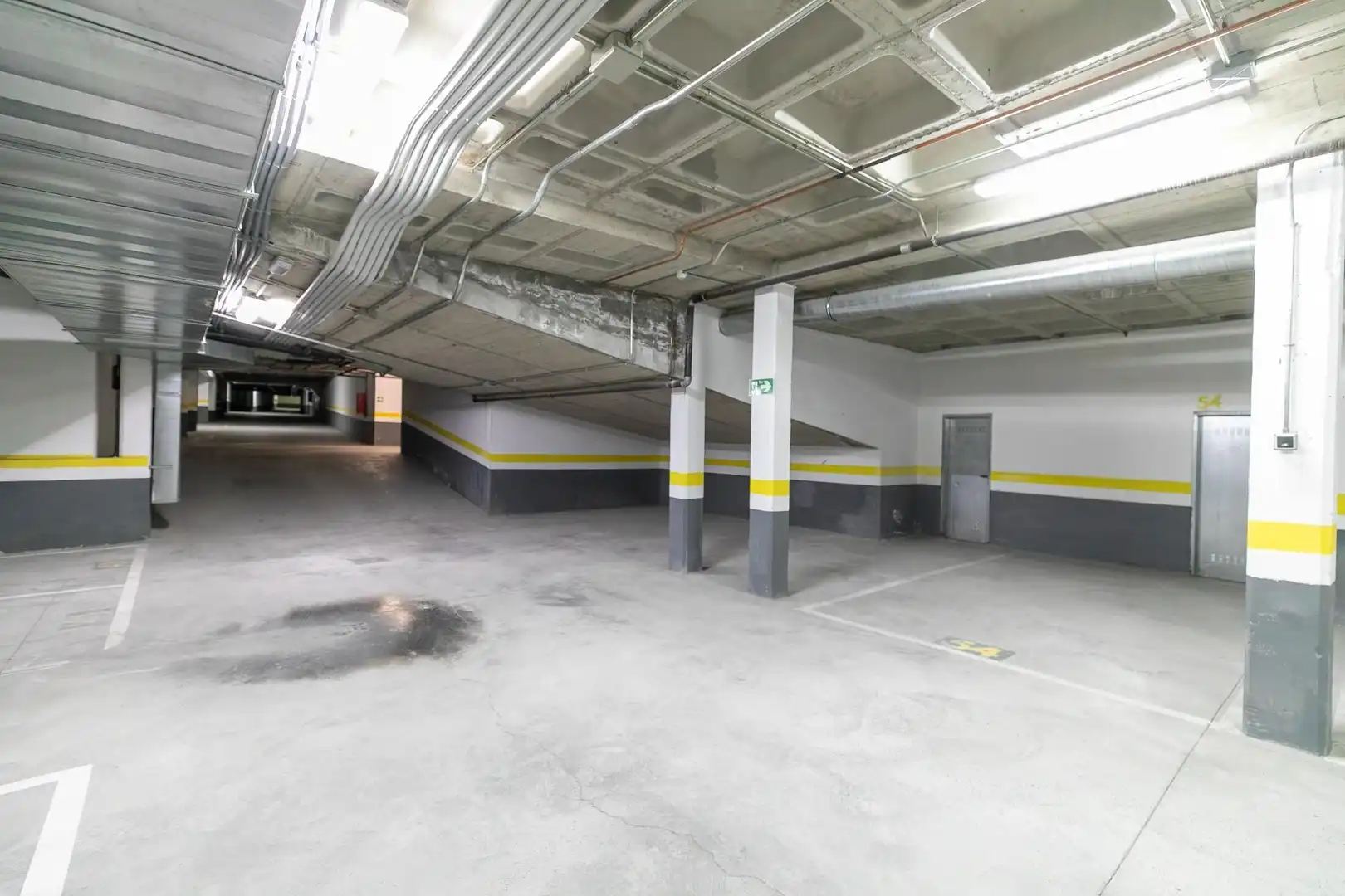 Parking de Piso en venta en Sabiñánigo con Calefacción, Jardín privado y Terraza