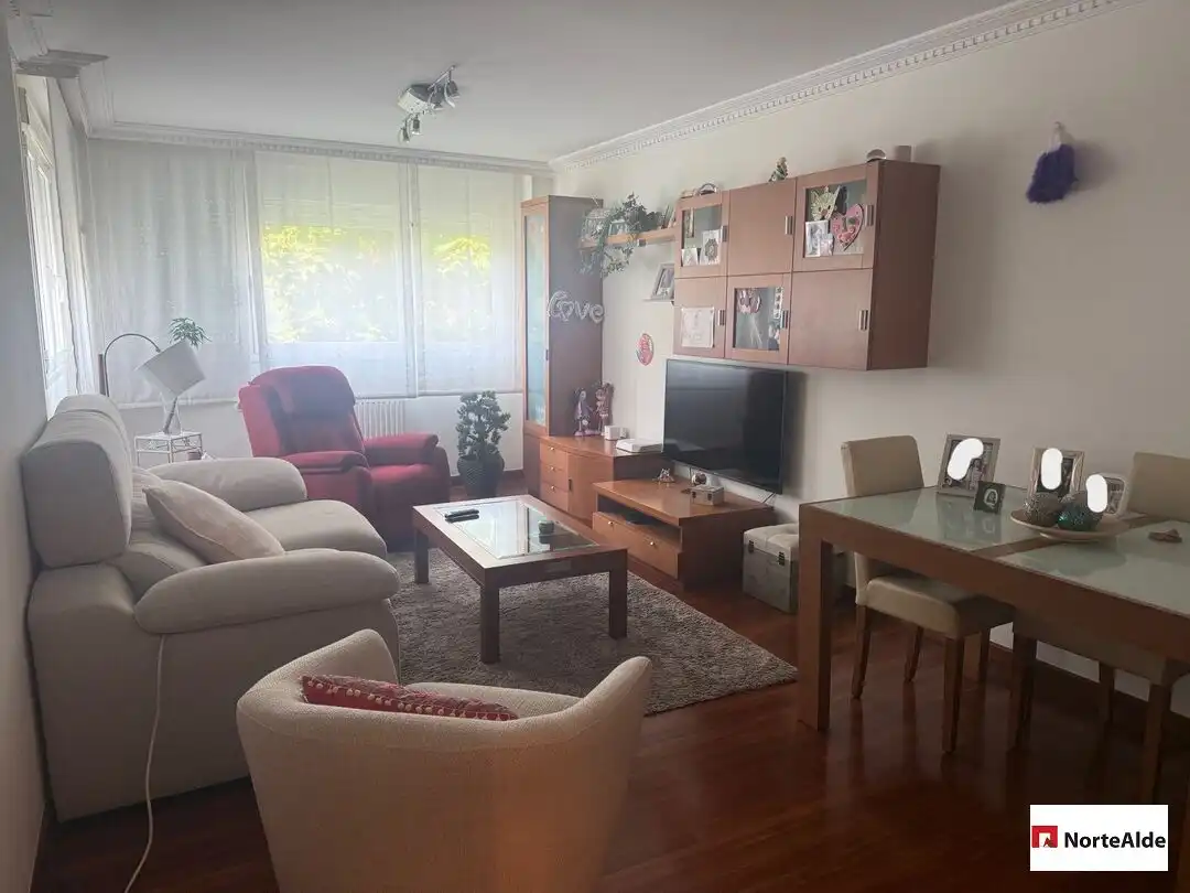 Wohnzimmer von Wohnung zum Verkauf in Barakaldo  mit Heizung, Privatgarten und Abstellraum