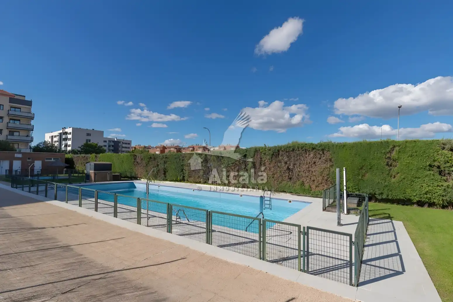 Swimming pool of Flat for sale in Alcalá de Henares  with Air Conditioner, Heating and Private garden