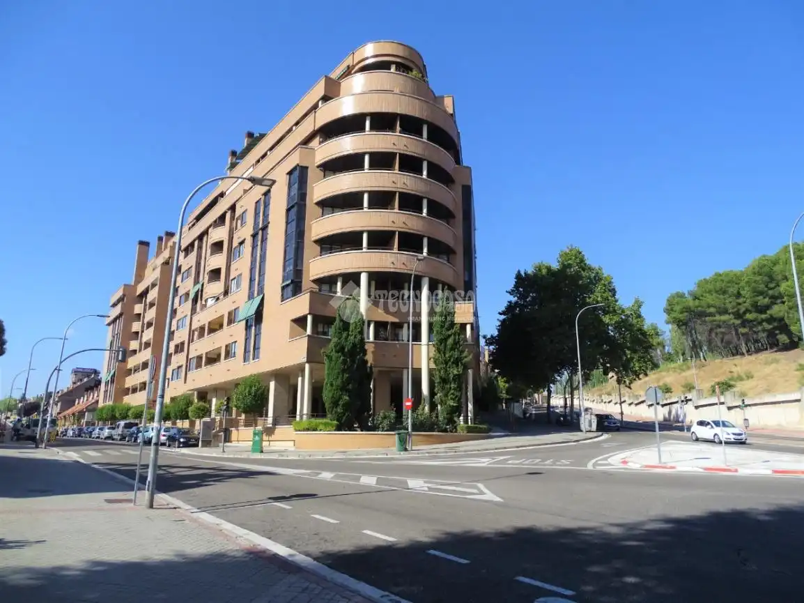 Vista exterior de Pis de lloguer en Valladolid amb Aire condicionat, Calefacció i Piscina comunitària