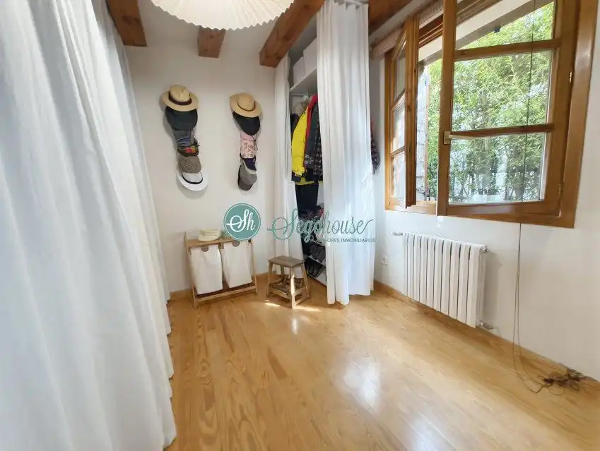 Casa o chalet en venta en Palazuelos de Eresma con Calefacción, Terraza y Amueblado