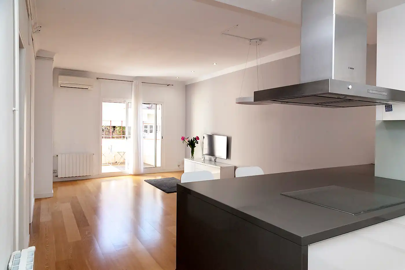 Küche von Wohnung zum Verkauf in Barcelona mit Klimaanlage, Heizung und Terrasse