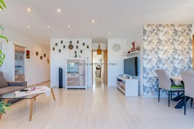 Sala d'estar de Apartament en venda en San Miguel de Abona amb Aire condicionat, Terrassa i Moblat