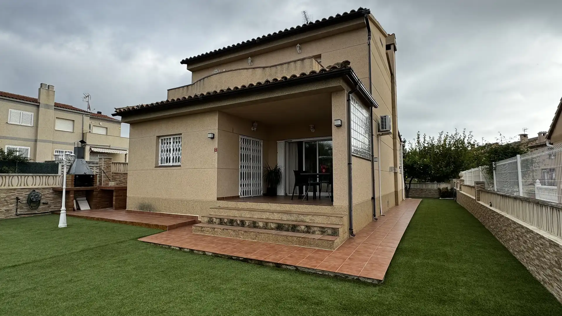 Vista exterior de Casa o xalet en venda en Creixell amb Aire condicionat, Calefacció i Jardí privat