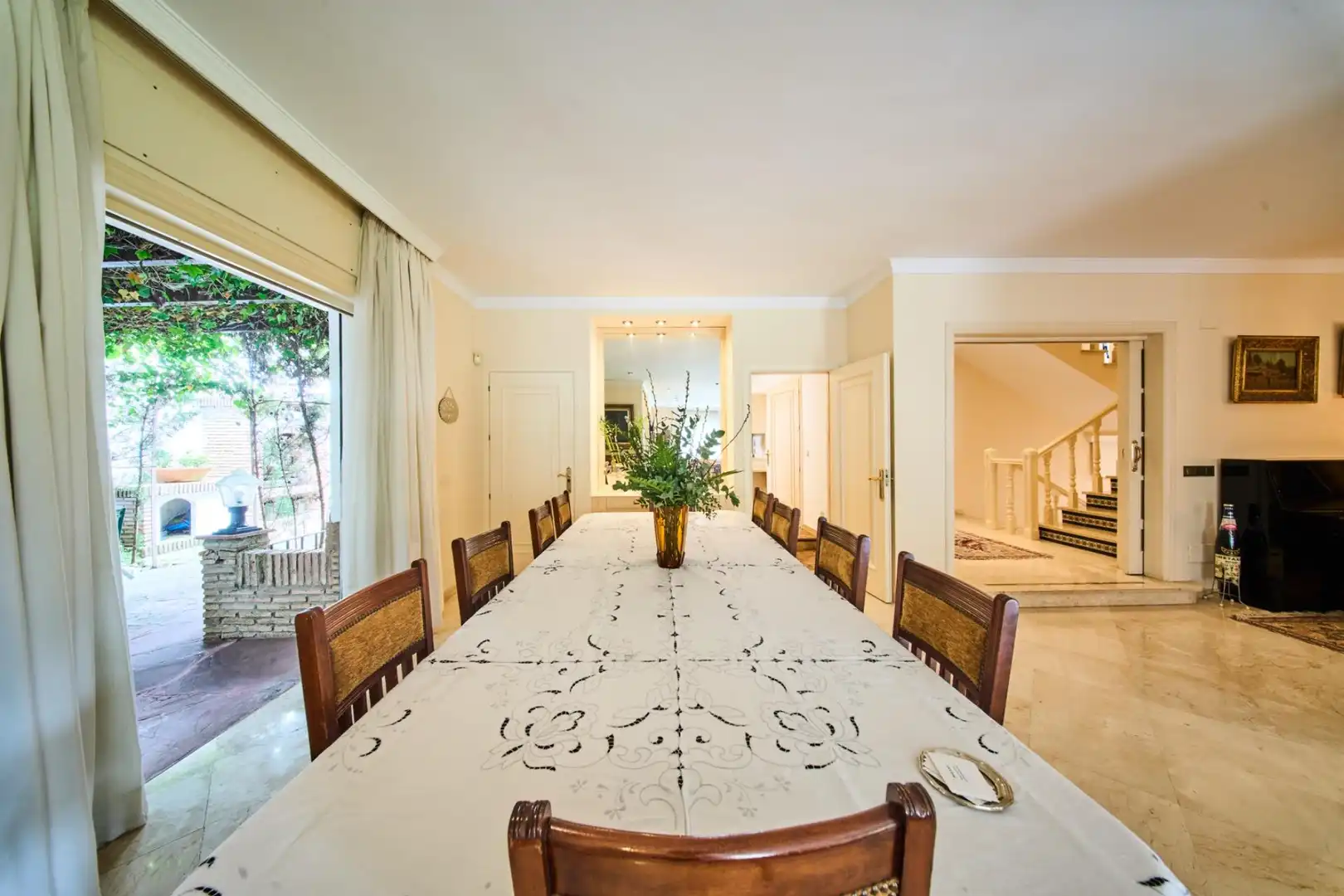 Comedor de Casa o chalet en venta en Marbella con Aire acondicionado, Calefacción y Jardín privado