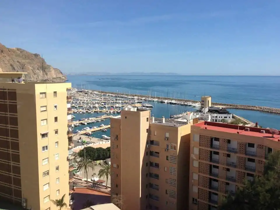 Außenansicht von Wohnungen zum Verkauf in Roquetas de Mar mit Klimaanlage, Parkett und Terrasse