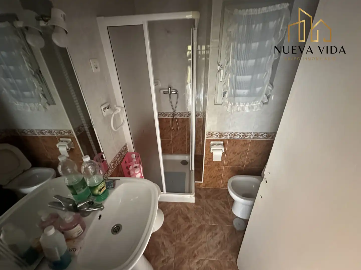 Bathroom of Flat for sale in Sevilla  with Terrace