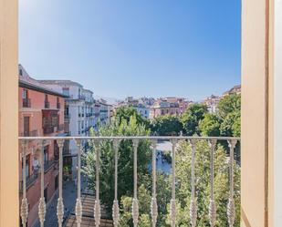 Vista exterior de Dúplex en venda en  Granada Capital amb Aire condicionat, Terrassa i Balcó