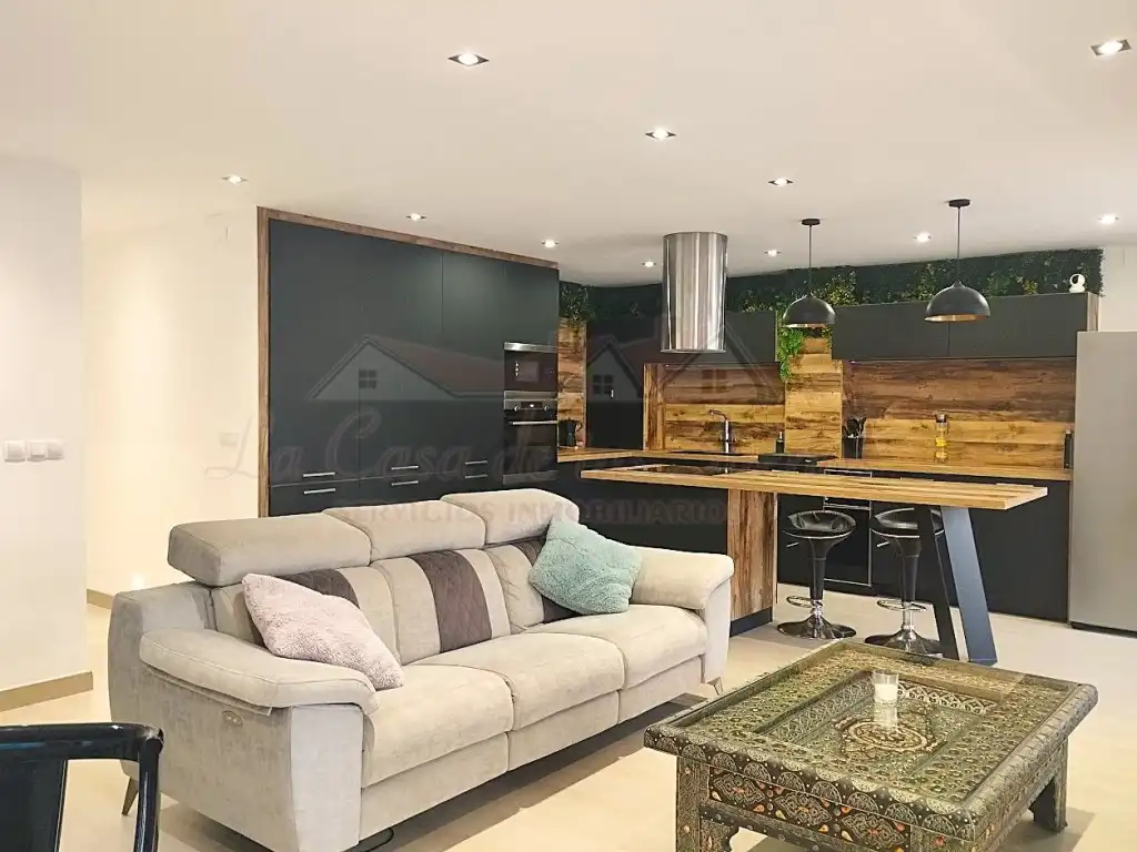 Wohnzimmer von Dachboden zum Verkauf in Elda