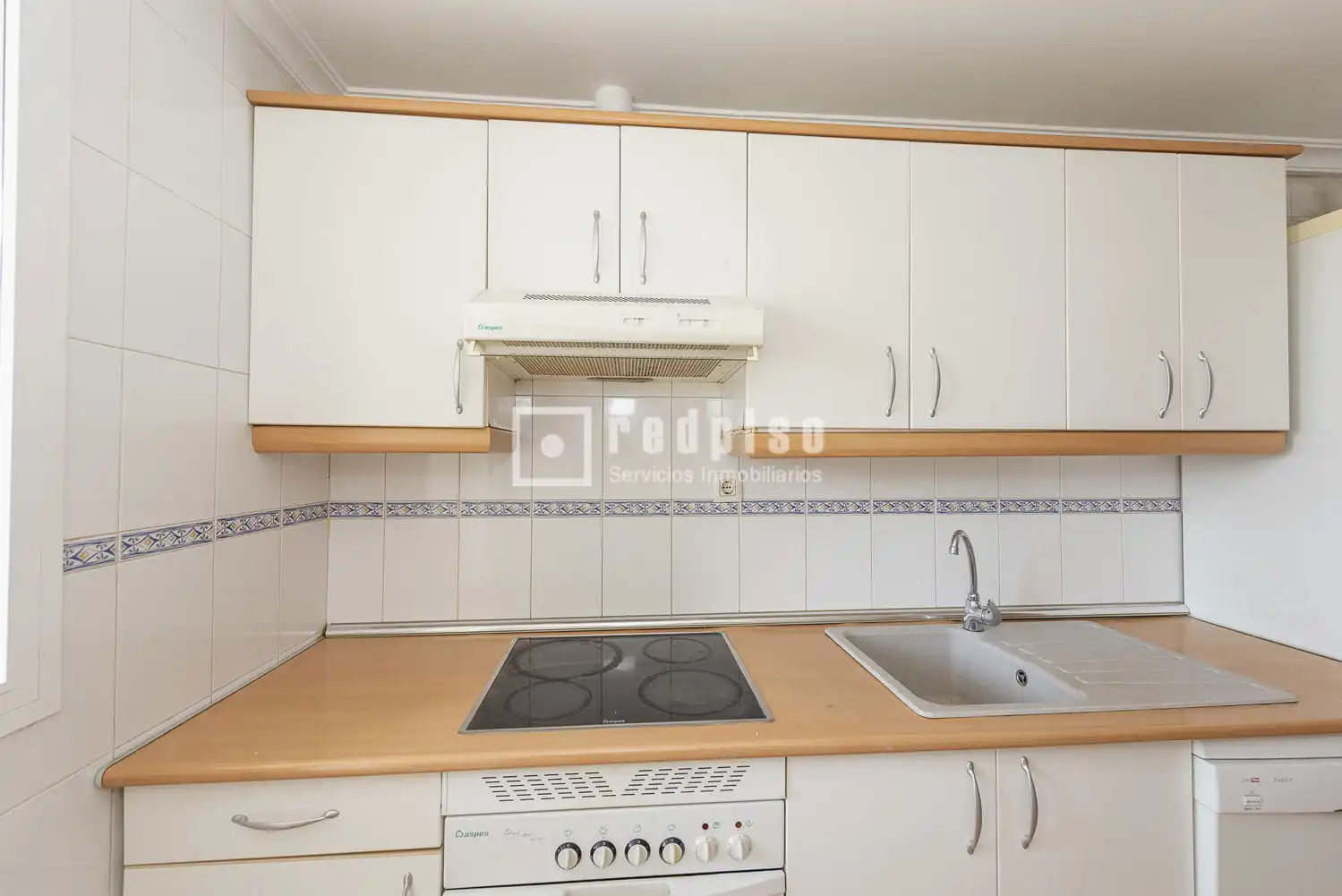 Cocina de Piso de alquiler en Pinto con Aire acondicionado, Calefacción y Jardín privado